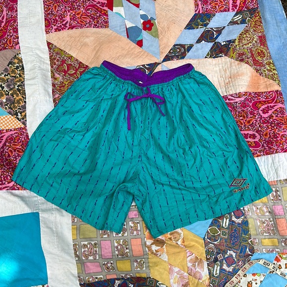 Vintage 90’s Umbro Sand Soccer Shorts-Size Large - Picture 1 of 10